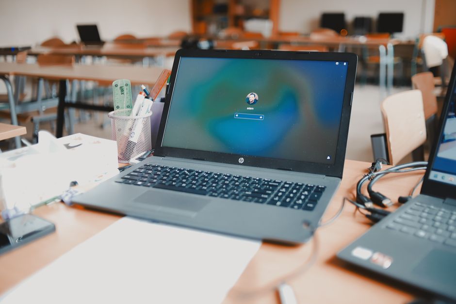 Cómo podemos  cambiar la contraseña del aula virtual UIS